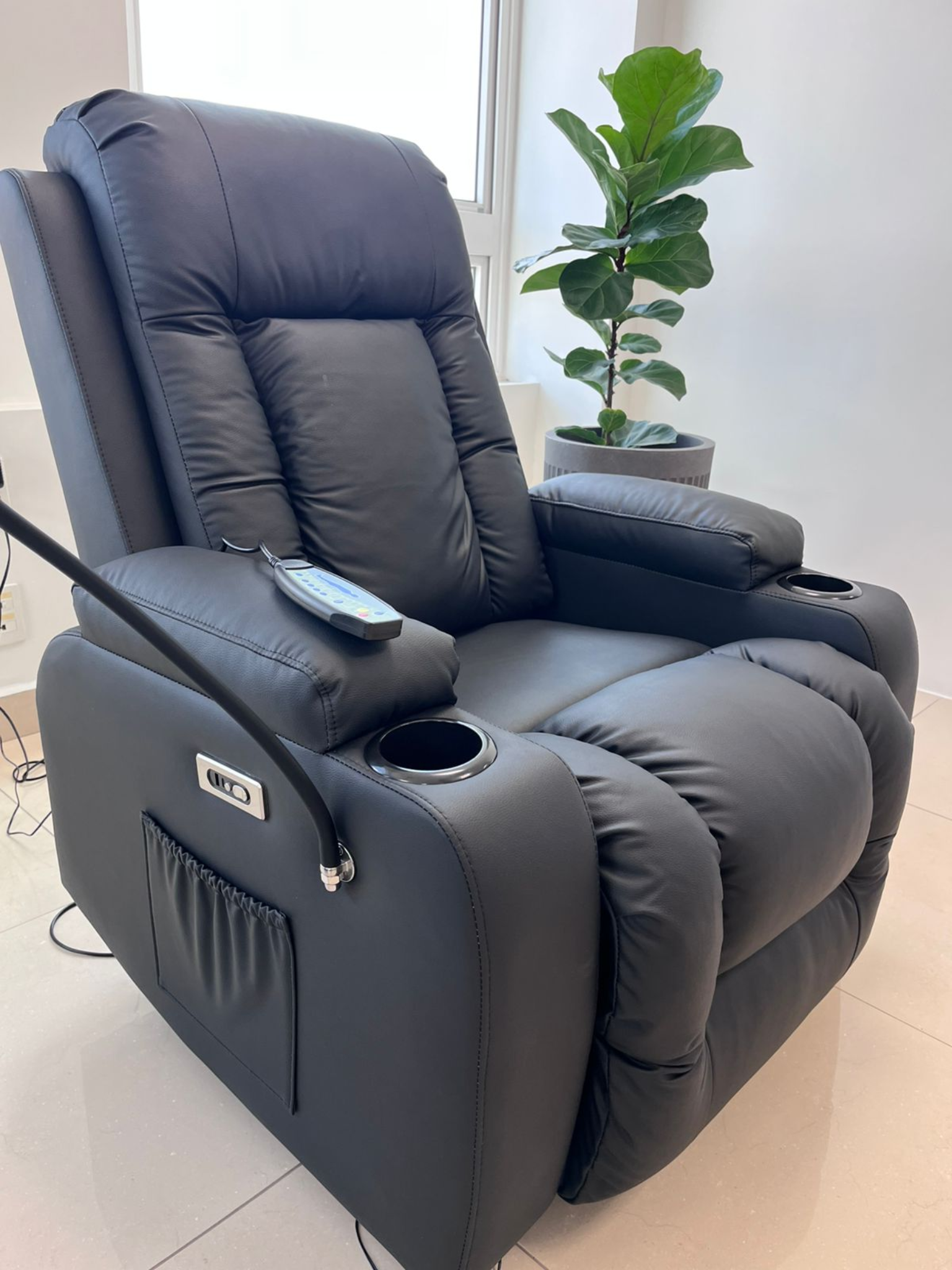 Poltrona com detalhe lateral